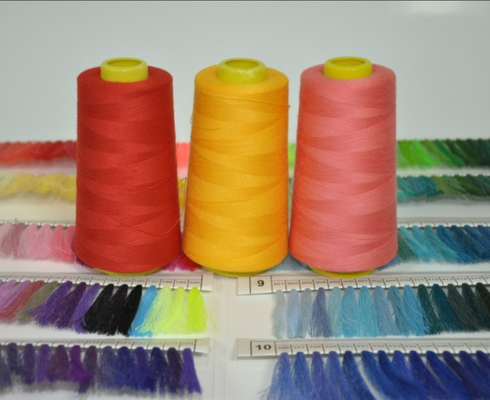 Εταιρεία απευθείας πώληση 202 402 Polyester ραπτομηχανή νήμα πολύχρωμη μικρή μεγάλη κυλίνδρια ραπτομηχανή νήμα