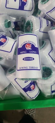 Ετικέτα 40/2 Polyester Spun Sewing Thread για ραπτομηχανή υψηλής ταχύτητας 5000Y/Cone